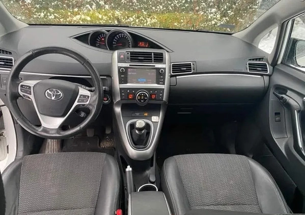 Toyota Verso cena 51900 przebieg: 132000, rok produkcji 2013 z Gdańsk małe 232